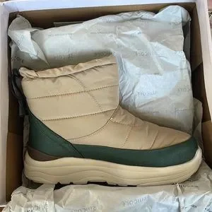 Brand New never worn Hidden x Suicoke Bower boots, size 6 Hidden x SUICOKE Suicoke Bower Boots in Beige limited  main image 3